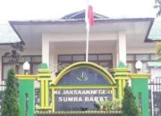 Soal Yatutim, PLT Kadis Pendidikan SBD Dicecer Puluhan Pertanyaan Selama 6 Jam di Kejari Sumba Barat 5 Soal Yatutim, PLT Kadis Pendidikan SBD Dicecer Puluhan Pertanyaan Selama 6 Jam di Kejari Sumba Barat
