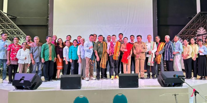 Launching Alkitab Perjanjian Baru Dalam 6 Bahasa Daerah Sumba, Bupati Ratu Wulla: Ini Adalah Peristiwa Bersejarah 1 20251022 165616