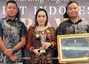 FPPB Beri Penghargaan Kepada Bupati Ratu Wulla Dengan Kategori Inovasi Pemerintahan 36 FPPB Beri Penghargaan Kepada Bupati Ratu Wulla Dengan Kategori Inovasi Pemerintahan